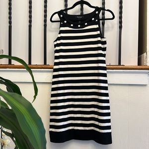 𝅺White House Black Market Mini Dress Size XS (Runs Big). NWT Sleeveless
